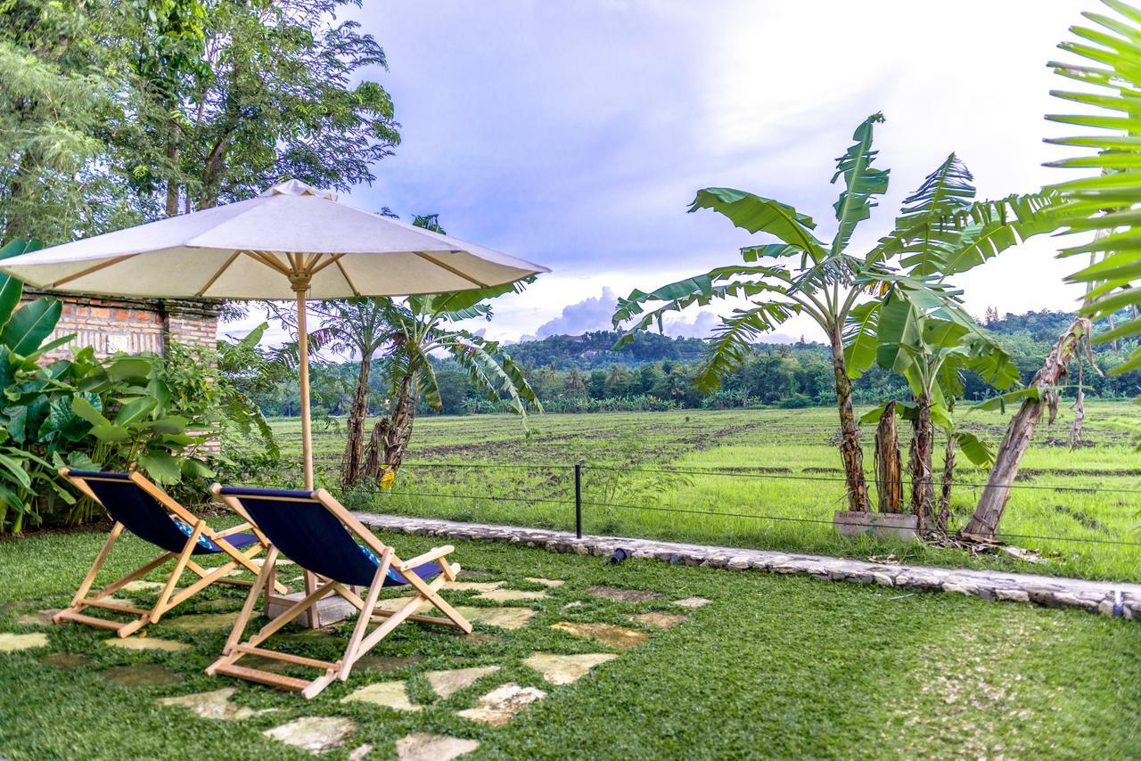 Blue Garden Yogyakarta Hotel Bangunjiwo Exterior photo