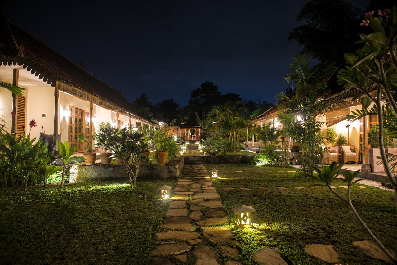 Blue Garden Yogyakarta Hotel Bangunjiwo Exterior photo